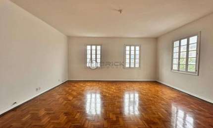Apartamento para venda e locação com 3 quartos, 190 m² no Alto - Teresópolis/RJ.