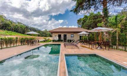 Terreno dentro de condomínio para venda com 566.24m² em Quebra Frascos - Teresópolis/RJ.