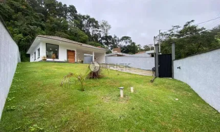 Casa para venda com 3 quartos sendo 1 suíte, 130 m² em Quebra Frascos - Teresópolis/RJ.