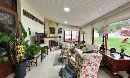 Casa em condomínio para venda com 3 quartos sendo 1 suíte, 105 m² no Alto - Teresópolis/RJ.