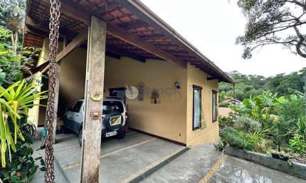 Casa à venda com 2 suítes, em condomínio, 90 m² na Posse - Teresópolis/RJ.