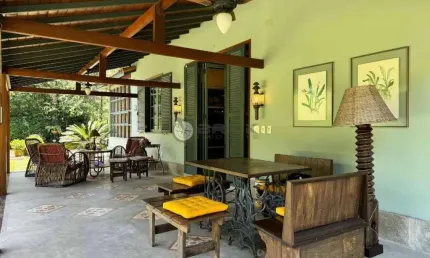Casa com 3 quartos sendo 1 suíte, 226 m² em condomínio no Bom Retiro - Teresópolis