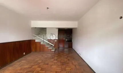 Casa à venda em condomínio com 3 quartos, 81 m² no Alto - Teresópolis/RJ.