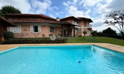 Casa para venda com 5 quartos e terreno de mais de 1.100 m³ em Albuquerque, Teresópolis/RJ.