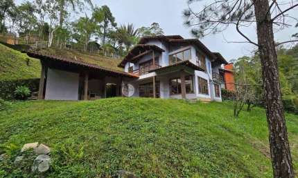 Casa com 4 suítes, 150 m² em condomínio no Comary - Teresópolis/RJ