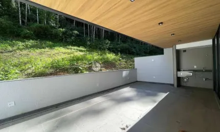 Apartamento para venda com 3 quartos sendo 1 suíte, 111 m² no Alto - Teresópolis/RJ.