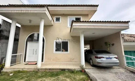 Casa à venda com 5 quartos sendo 4 suítes, 251.74 m² na Tijuca - Teresópolis/RJ.