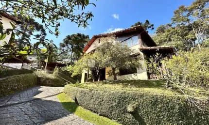 Casa à venda com 4 quartos sendo 1 suíte, 231.08 m² no panorama - teresópolis/rj.