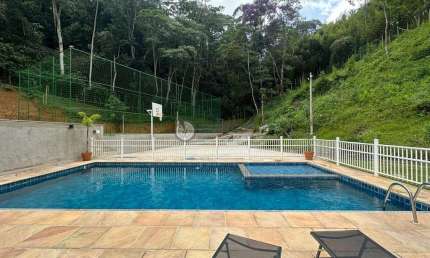 Casa com 2 quartos em condomínio na Tijuca - Teresópolis/RJ.