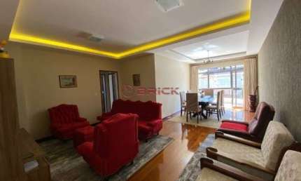 Apartamento com 3 quartos sendo 1 suíte + dependência no Alto - Teresópolis/RJ.