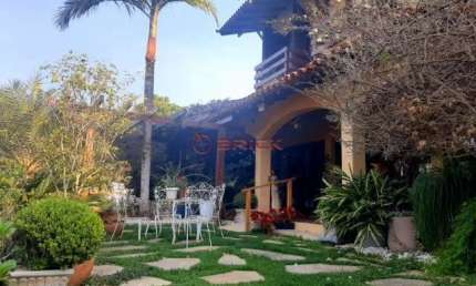 Casa com 5 quartos sendo 3 suíte em Albuquerque - Teresópolis/RJ.
