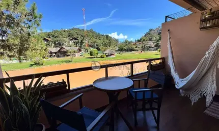 Apartamento para locação no Green Valley com duas suítes, 68m2 vista para o lado, Albuquerque - Teresópolis/RJ.