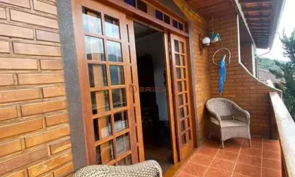 Casa com 3 quartos, 218 m² na Granja Guarani - Teresópolis/RJ