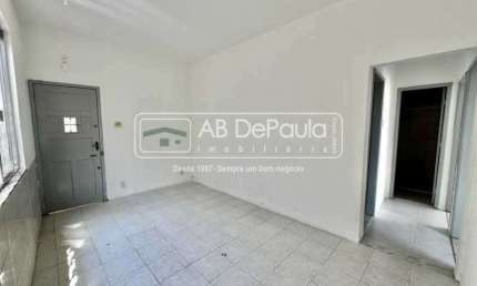 Apartamento com 2 quartos para alugar na Avenida de Santa Cruz, Realengo, Rio de Janeiro, 60 m2 por R$ 1.200