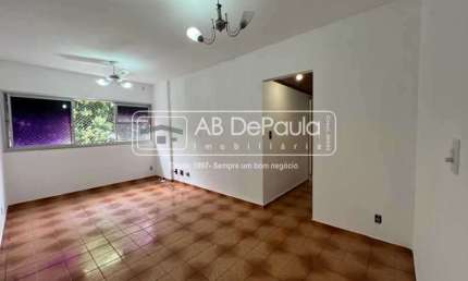 Apartamento com 3 quartos para alugar na Avenida de Santa Cruz, Realengo, Rio de Janeiro, 72 m2 por R$ 1.400