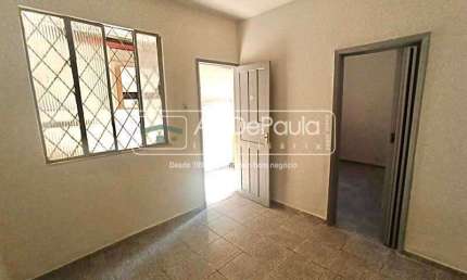 Casa com 1 quarto para alugar na Rua Pedro Labatut, Honório Gurgel, Rio de Janeiro, 40 m2 por R$ 680