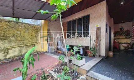 Casa com 2 quartos à venda na Rua Grapiuna, Vila Valqueire, Rio de Janeiro, 48 m2 por R$ 399.000