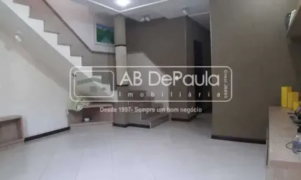 Casa com 4 quartos à venda na Rua Carmo do Rio Verde, Vila Valqueire, Rio de Janeiro, 359 m2 por R$ 920.000