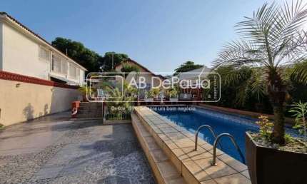 Casa com 4 quartos à venda na Rua Potirendaba, Vila Valqueire, Rio de Janeiro, 276 m2 por R$ 870.000