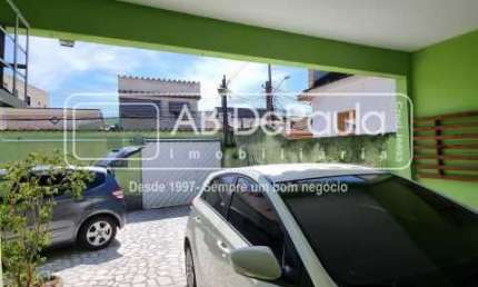 Casa com 5 quartos à venda na Rua Arabela, Bangu, Rio de Janeiro, 272 m2 por R$ 320.000