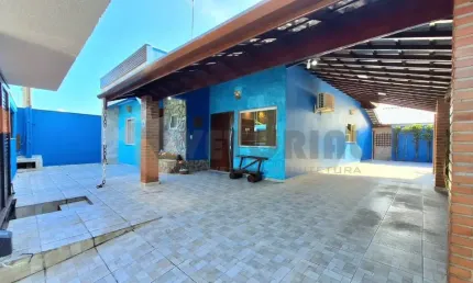 Casa com 4 Suítes e Piscina, Jardim Britânia  Caraguatatuba SP