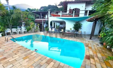 Casa com 6 Dormitórios e Piscina, Praia do arrastão   São Sebastião  SP
