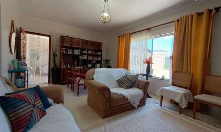 Casa em Bairro à venda, 4 quartos, 1 suíte, 3 vagas, Vila Suíça - Indaiatuba/SP