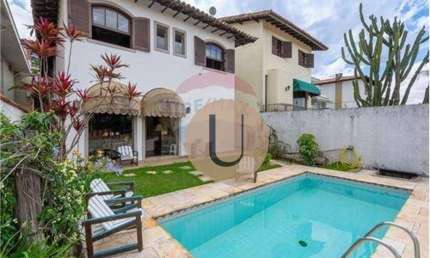 Casa em rua fechada! 4 dts, 3 vagas, piscina! Morumbi!