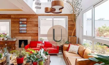 Casa com 4 dormitórios e piscina em Aldeia da Serra!