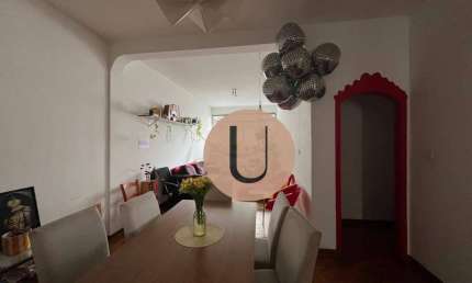 Venha morar em um dos bairros mais tradicionais e centrais de São Paulo! Este excelente apartamento de 138 m² conta com: 3 dormitórios espaçosos Sala