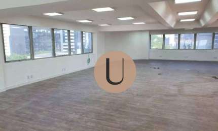 Imóvel Comercial à Venda – Berrini Localização: Avenida Eng. Luís Carlos Berrini Valor de Venda: R$ 1.950.000,00 (R$ 9.500,00/m²) Excelente oportunida