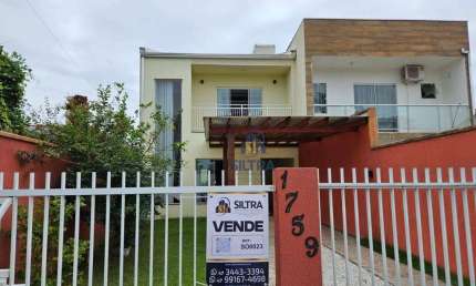 Sobrado com 3 dormitórios à venda, 80 m² por R$ 800.000,00 - Cambijú - Itapoá/SC