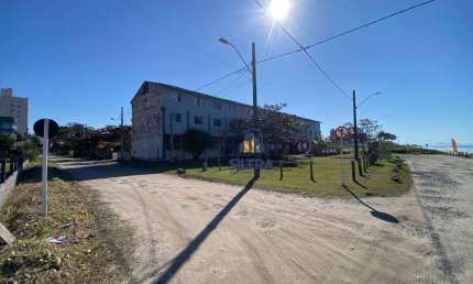 Oportunidade Única Frente Mar em Itapoá – Terreno com Construção Ideal para Hotel ou Retrofit Residencial no Centro da Cidade que Mais Cresce em SC