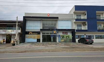 Sala comercial com 150m² sendo 75m² no térreo e 75m² na sobre loja