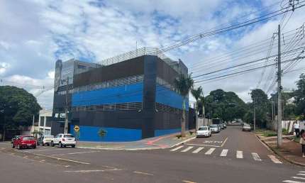 Prédio com 10 salas para alugar na Travessa Barroso, 734, Zona 08, Maringá