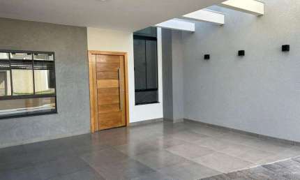 Imperdível Oportunidade de Compra! Casa Espaçosa no Jardim Paris VI.