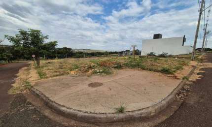 Terreno residencial com 486,69 m² à venda no Jardim de Freitas, Maringá-PR