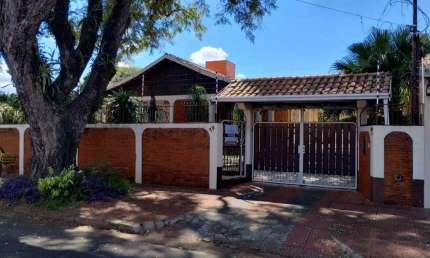 Casa com 4 quartos para alugar na Rua Romário Martins, 79, Zona 02, Maringá, 353 m2 por R$ 4.700