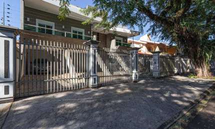 Casa com 5 quartos para alugar na Rua Cerqueira Cézar, 545, Zona 04, Maringá