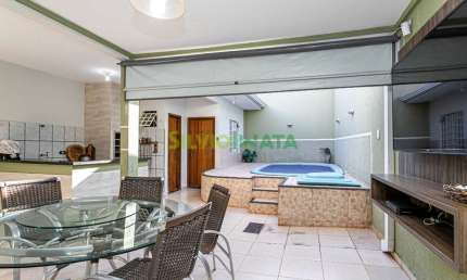 Casa com 3 quartos à venda na Rua Professor Jailton Saraiva, 167, Jardim América, Maringá