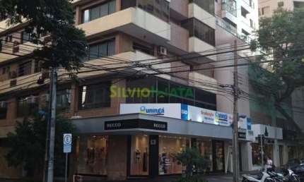 EXCELENTE SALA COMERCIAL DE 10 M² EQUIPADA E PRONTA PARA DENTISTA, LOCALIZADA NO CENTRO.