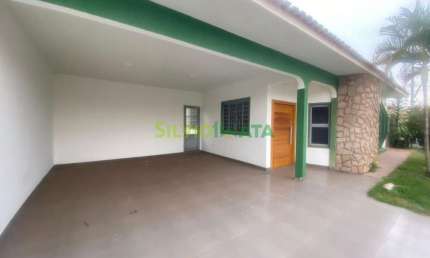 Excelente Oportunidade no Jardim Monções! Casa Ampla com Potencial para Construção!