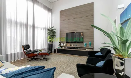 Casa em condomínio fechado na Zona 08 de Maringá-PR, por R$ 2.390.000,00