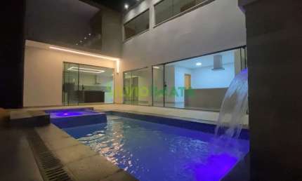 Casa com 4 quartos à venda na Rua Nelson De Britto, 633, Jardim Michelangelo, Maringá