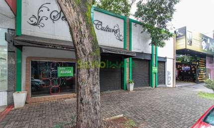 EXCELENTE SALÃO COMERCIAL DE 520 m² DE ÁREA PRIVATIVA PARA LOCAR NO CENTRO.