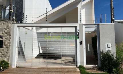 Casa com 3 dormitórios à venda no Jd. Tóquio em Maringá.
