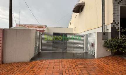 EXCELENTE SALA COMERCIAL DE 93M² PARA LOCAR NO CONJUNTO LEAL LEAO.