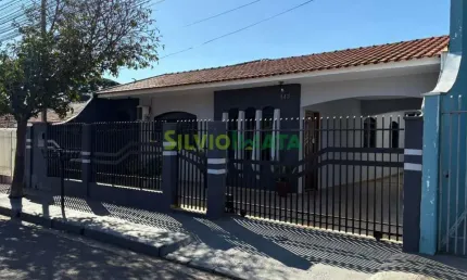 Casa com 3 quartos à venda na Travessa Porto Alegre, 143, Vila Morangueira, Maringá