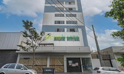 EXCELENTE APARTAMENTO SEMI MOBILIADO, NO RESIDENCIAL LABRIOLA, PRÓXIMO À PRAÇA 07 DE SETEMBRO, ZONA 04.
