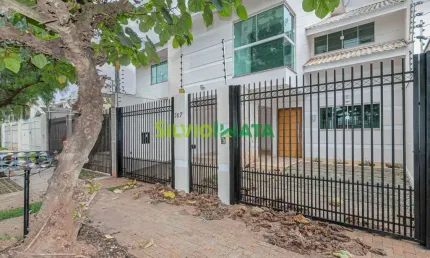 Excelente sobrado , 03 quartos sendo 01 suíte para morar na zona 08, próximo à unicesumar